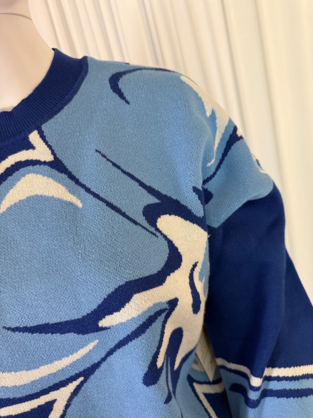 Jaclyn Smith Blue Floral Jacquard Knit Pullover Sweater Size XL NWT - Picture 14 of 16